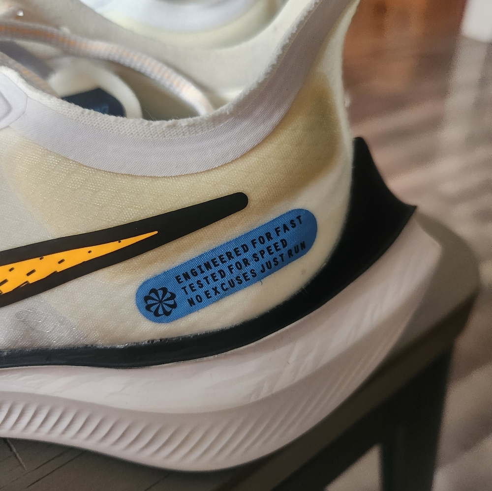 NWOT Nike Zoom Gravity Men's Running Shoes - White and Black - Picture 8 of 16